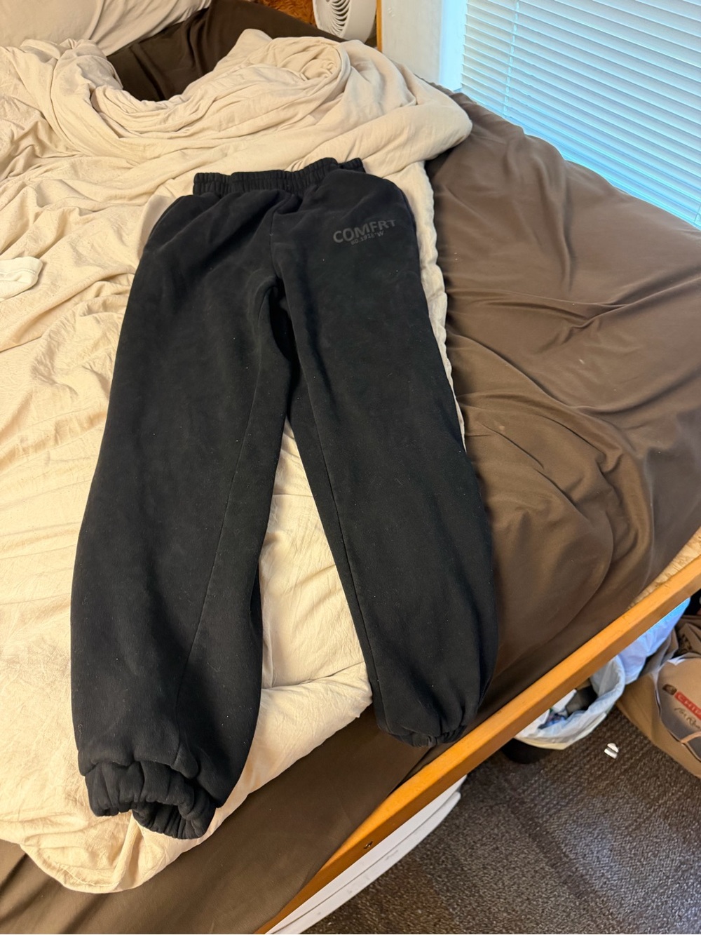 comfrt black sweatpants
